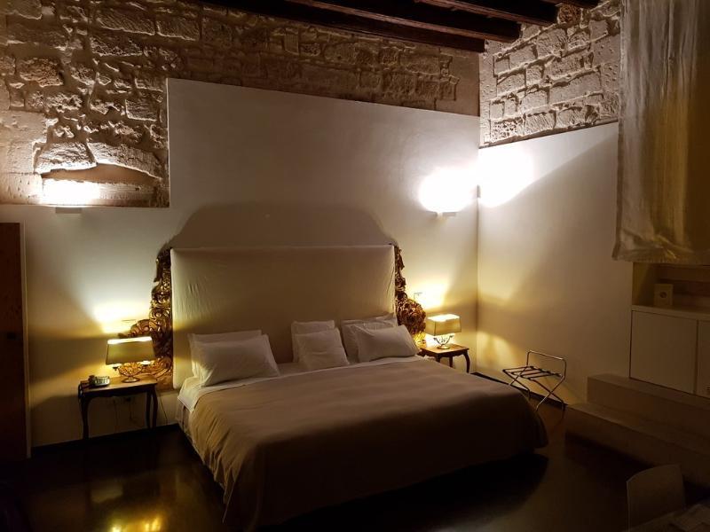 Palazzo Persone Dimora Storica Bed and Breakfast Lecce Exteriör bild