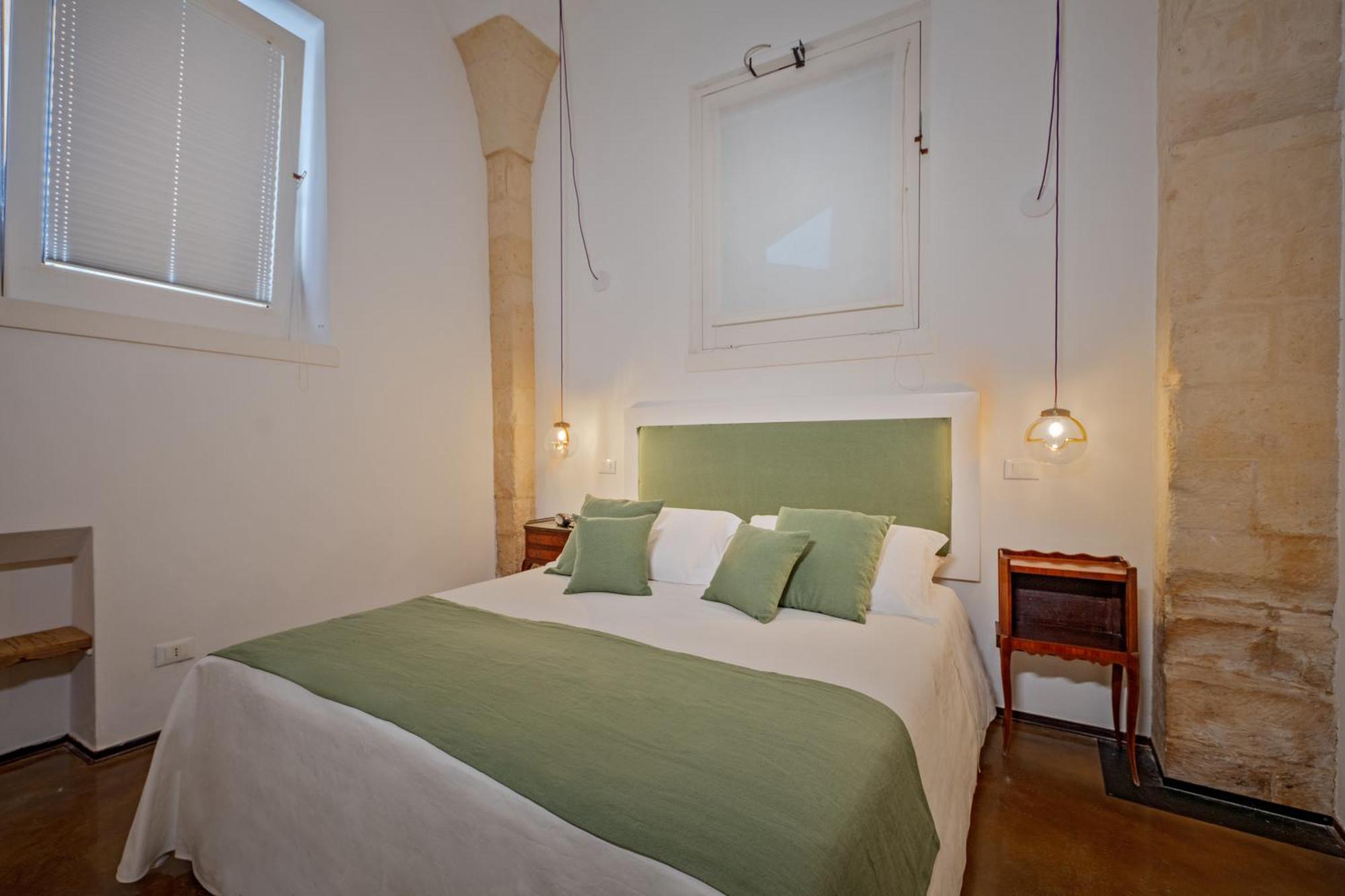 Palazzo Persone Dimora Storica Bed and Breakfast Lecce Exteriör bild