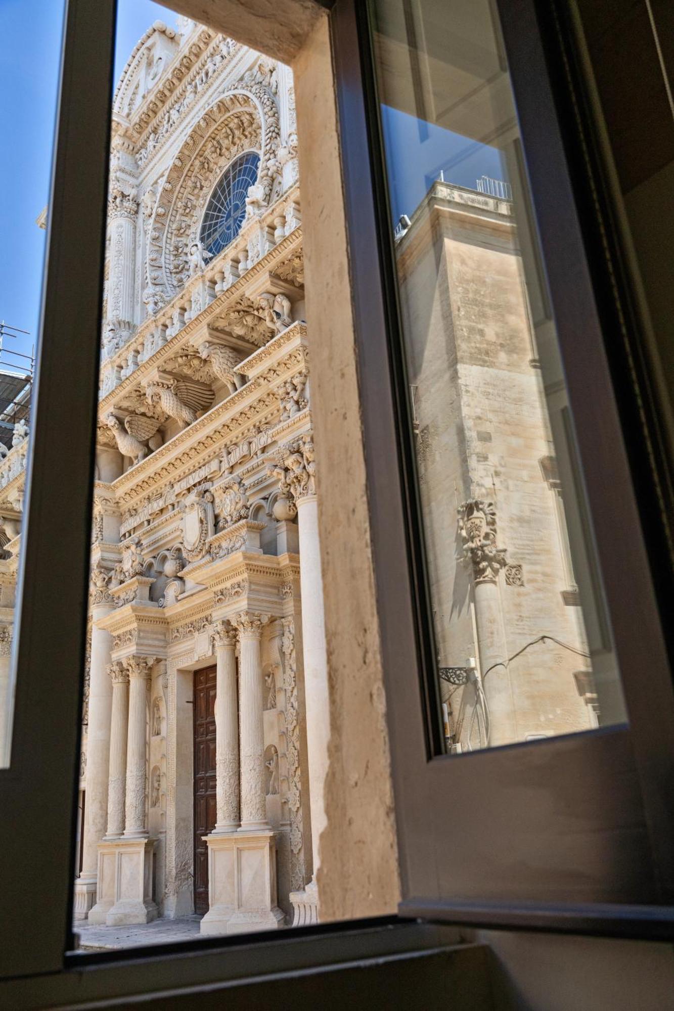 Palazzo Persone Dimora Storica Bed and Breakfast Lecce Exteriör bild