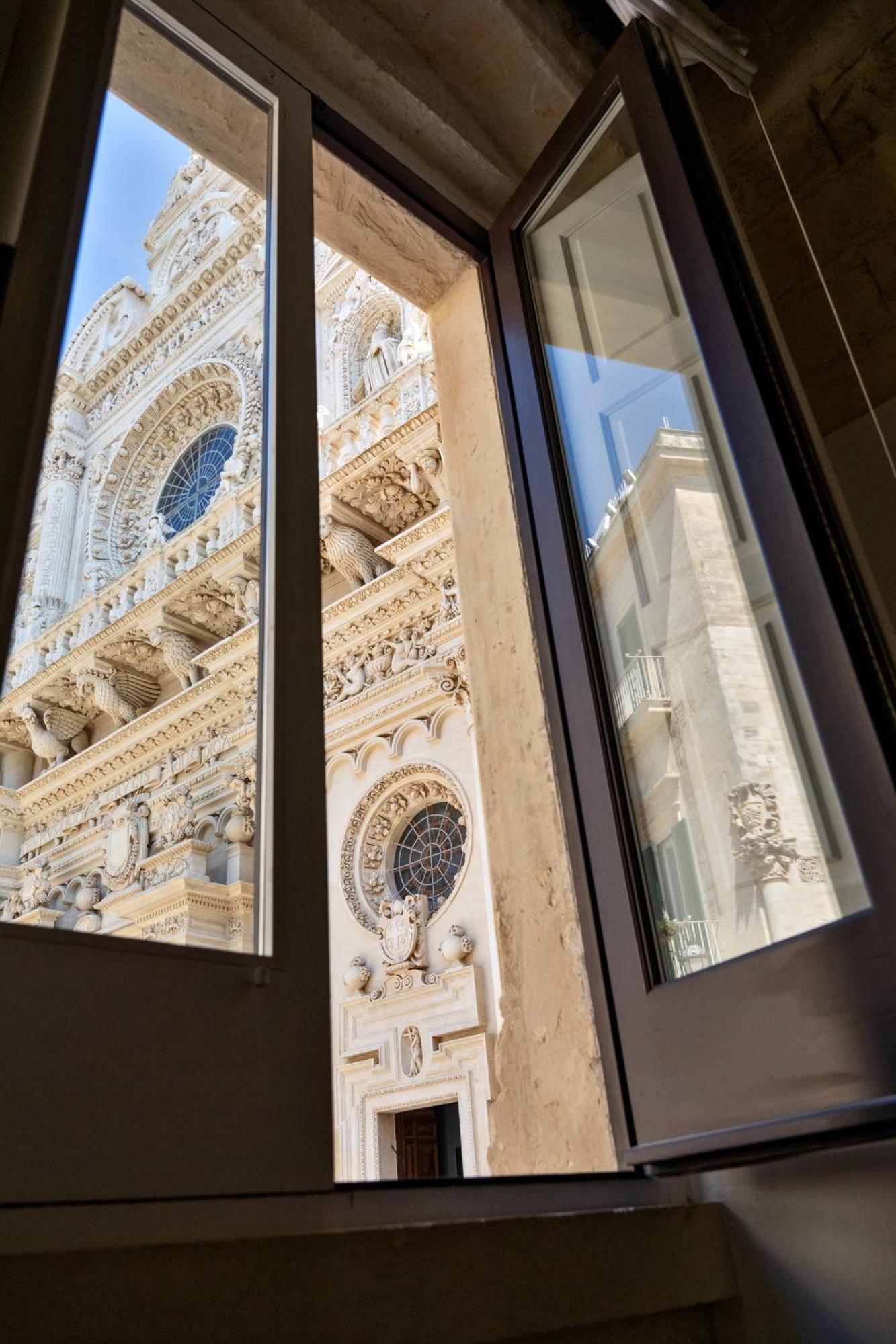 Palazzo Persone Dimora Storica Bed and Breakfast Lecce Exteriör bild
