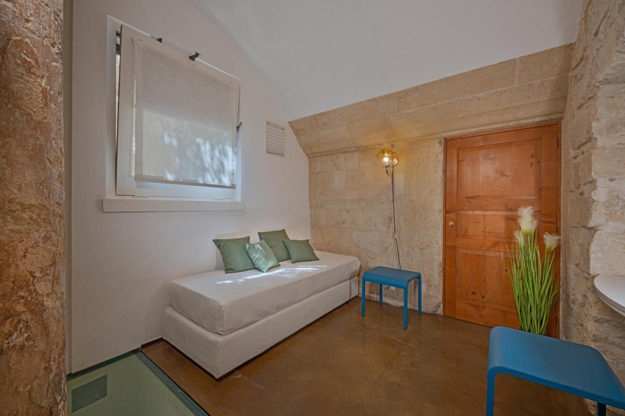 Palazzo Persone Dimora Storica Bed and Breakfast Lecce Exteriör bild