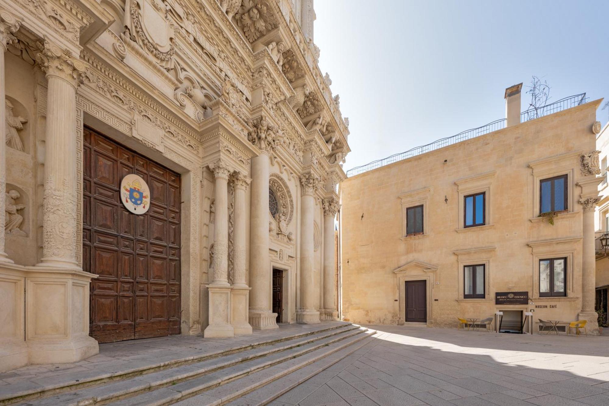 Palazzo Persone Dimora Storica Bed and Breakfast Lecce Exteriör bild